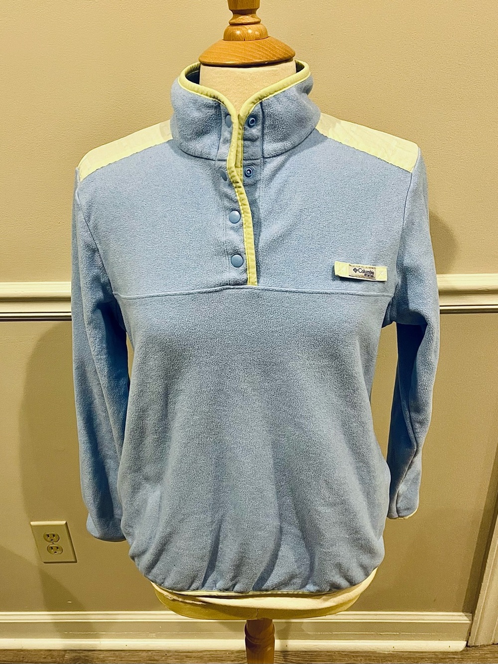 Columbia Light Blue Fleece Pullover with Yellow Gingham Accents